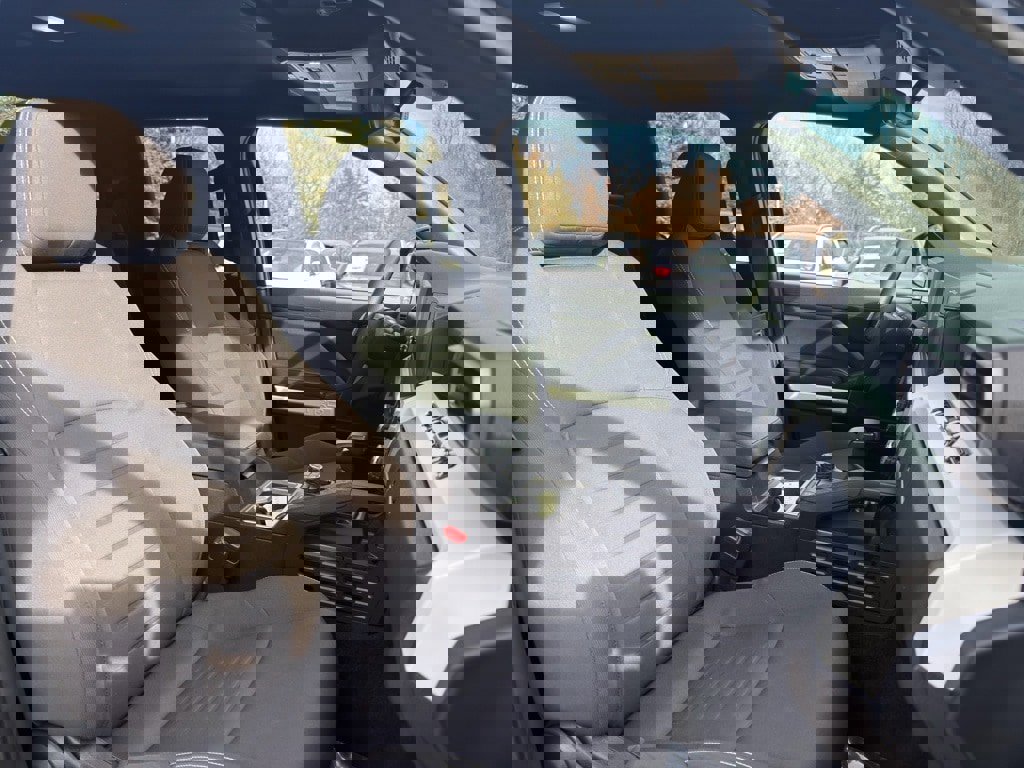 Used 2024 Toyota Tacoma TRD Off-Road image 31