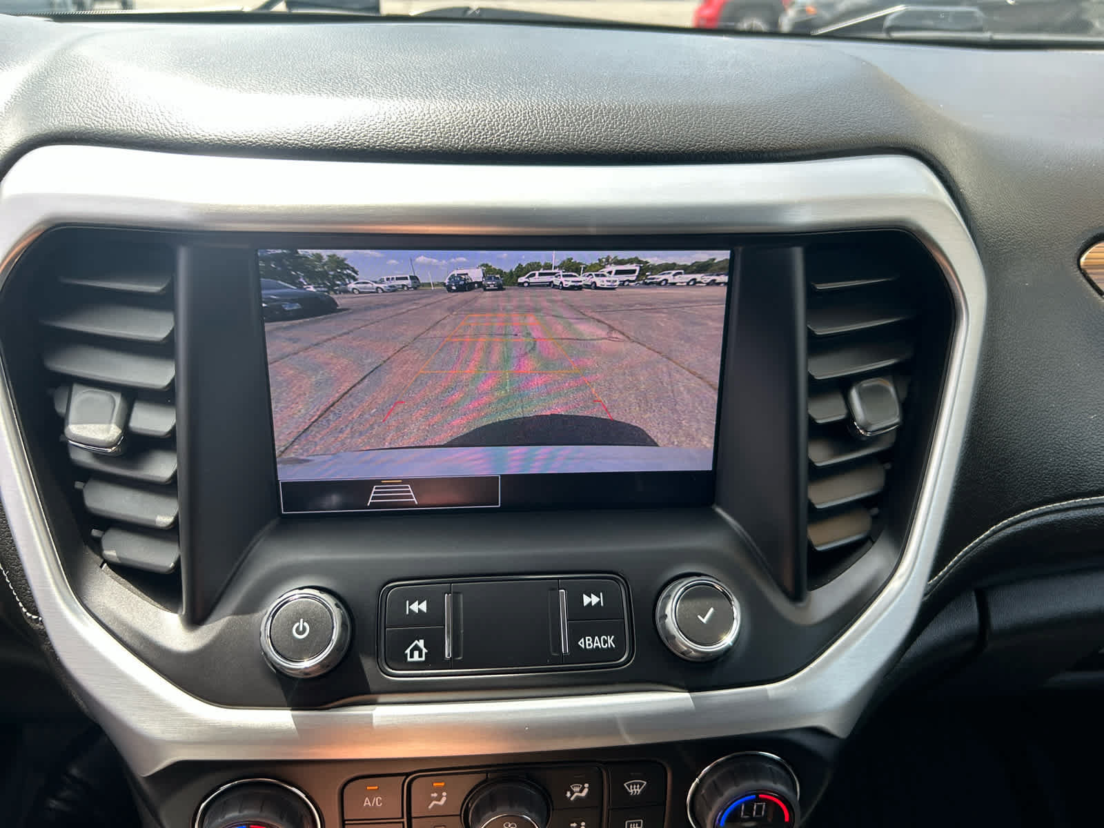 Used 2023 GMC Acadia SLE w/ Driver Convenience Package AWD/4WD image 18