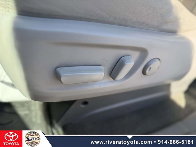 Used 2017 Toyota Sienna XLE Premium image 12