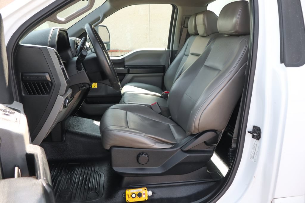 Used 2017 Ford F550 2WD Regular Cab Super Duty image 18