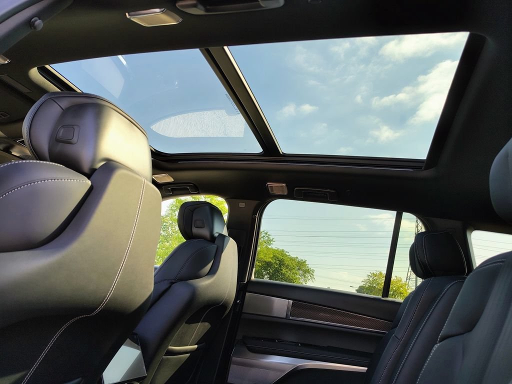 New 2027 Cadillac Vistiq Premium Luxury w/ LPO, Floor Liner Package AWD/4WD image 42