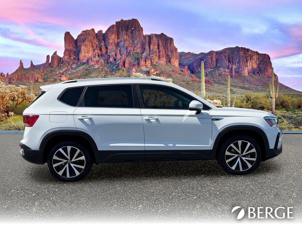 Used 2024 Volkswagen Taos SE FWD image 9