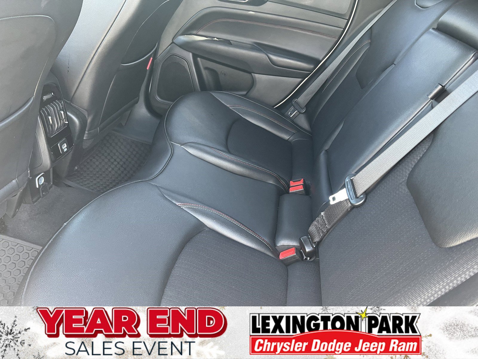 Used 2024 Jeep Compass Trailhawk image 10