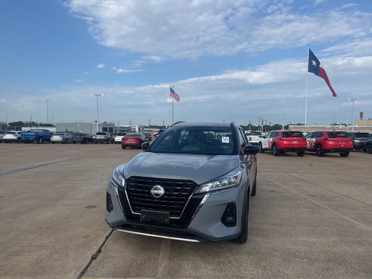 Certified 2024 Nissan Kicks SR w/ SR Premium Package FWD image 6