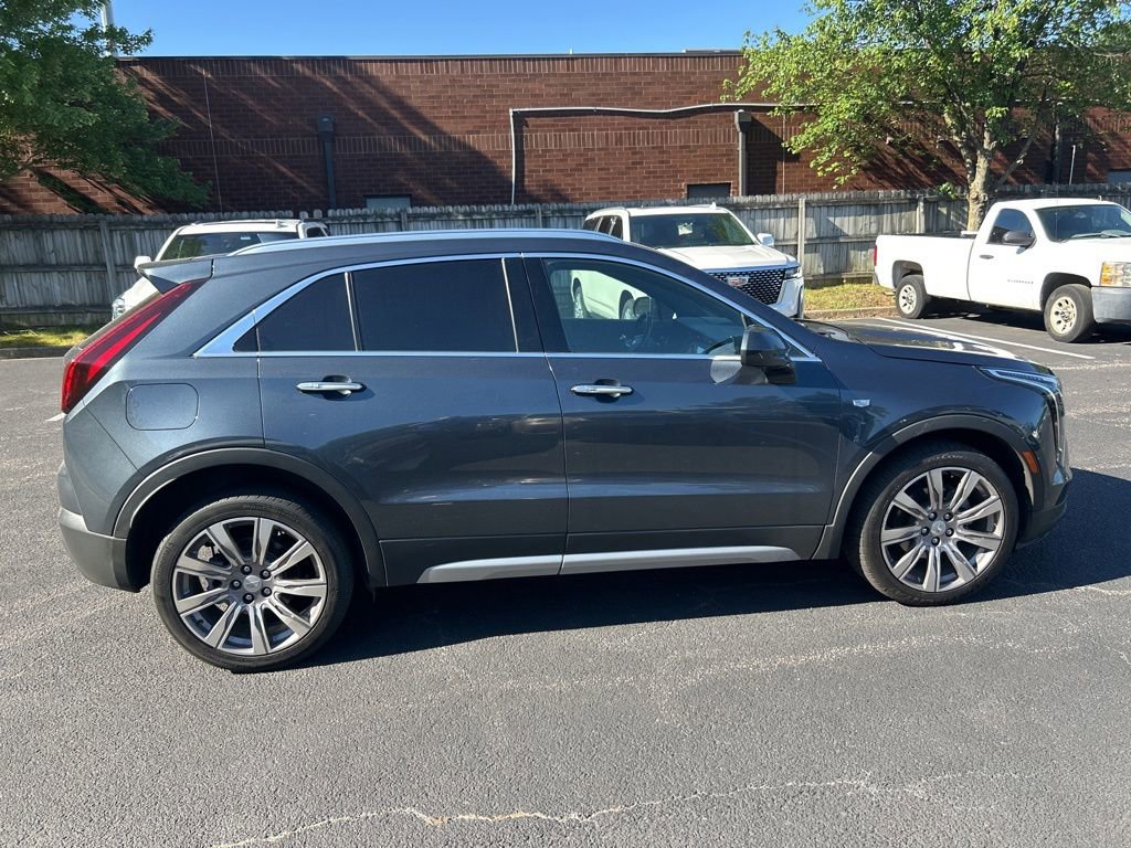 Used 2020 Cadillac XT4 Premium Luxury FWD image 2