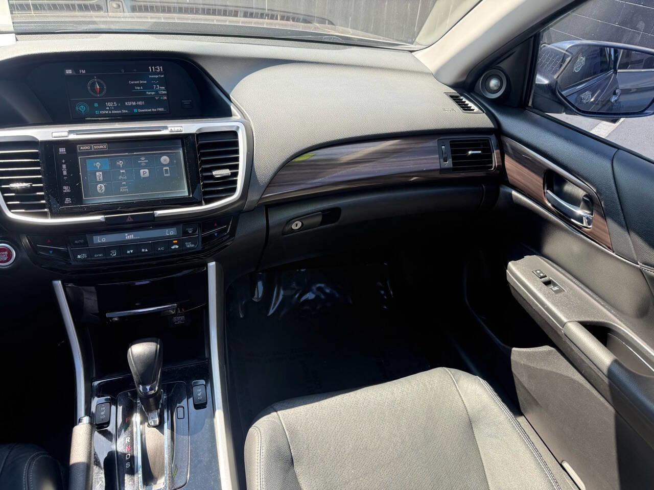 Used 2017 Honda Accord EX-L image 8