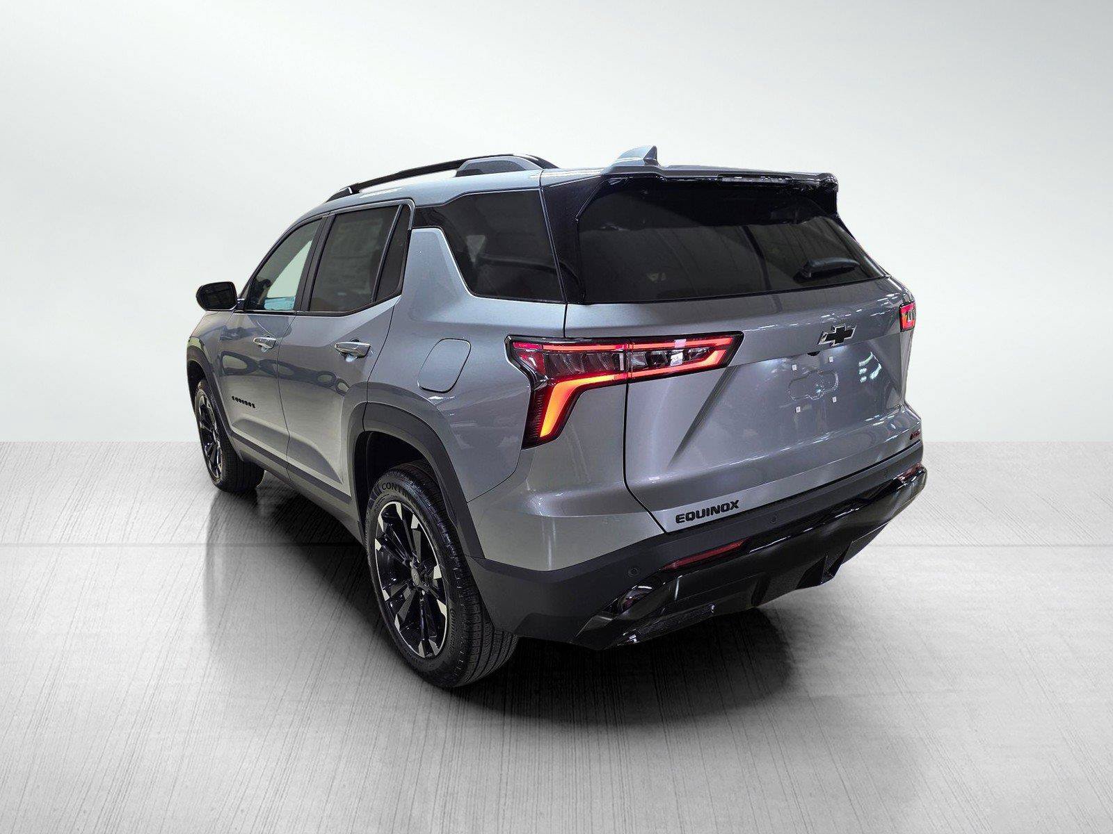 New 2027 Chevrolet Equinox RS w/ Convenience Package III FWD image 5