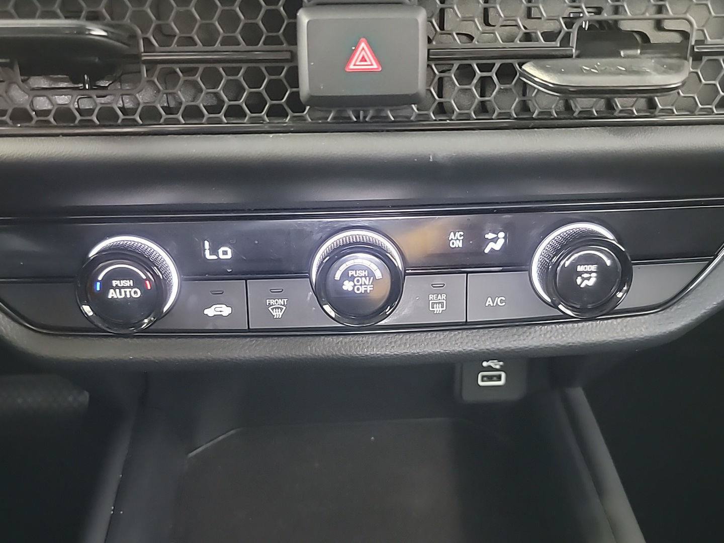 Certified 2024 Honda HR-V LX image 28