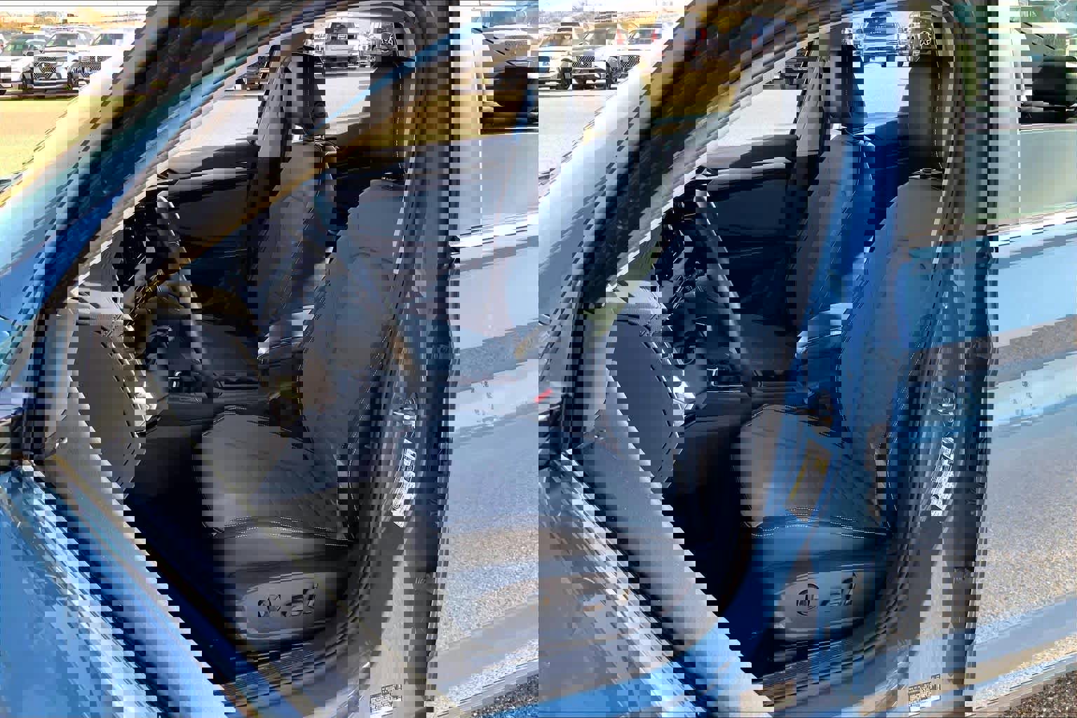 Used 2025 Volkswagen Jetta SE image 8