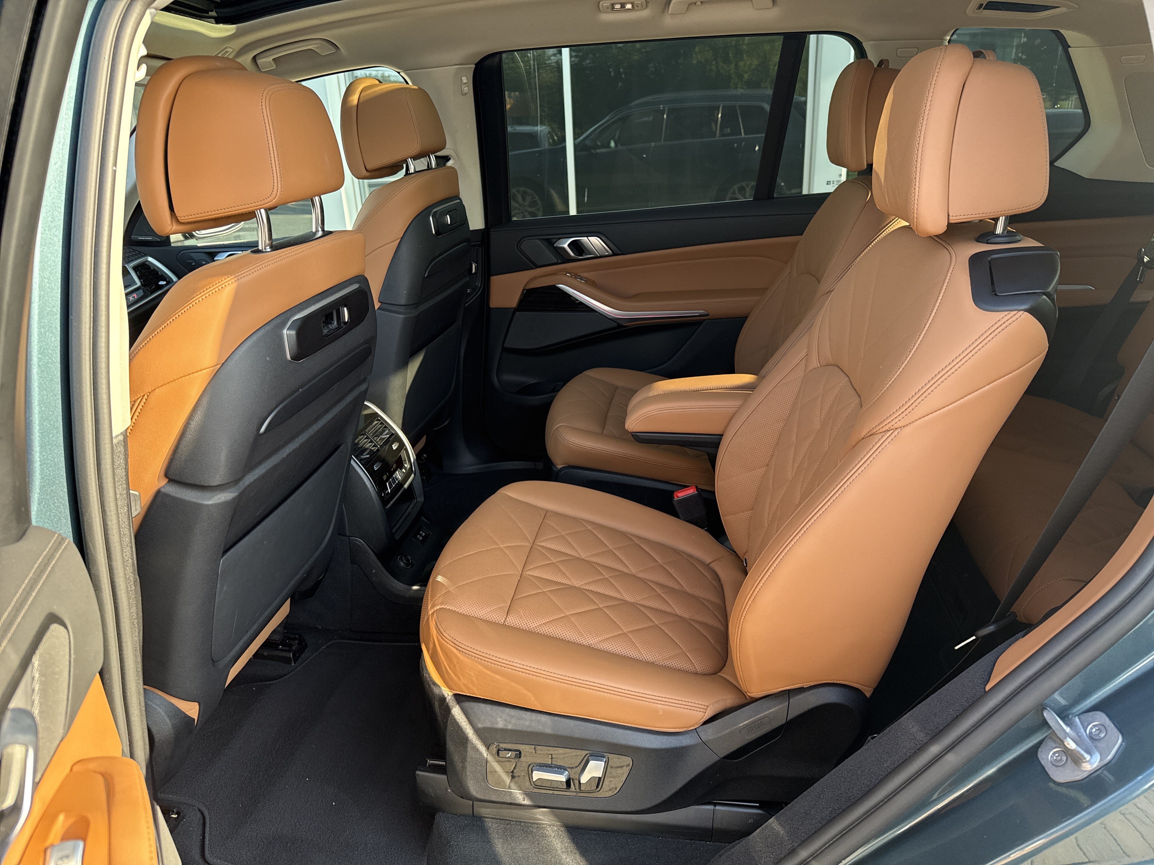 Used 2023 BMW X7 xDrive40i w/ Executive Package AWD/4WD image 26