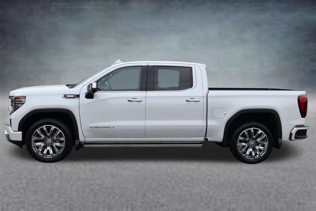 Used 2023 GMC Sierra 1500 Denali w/ Denali Reserve Package AWD/4WD image 4