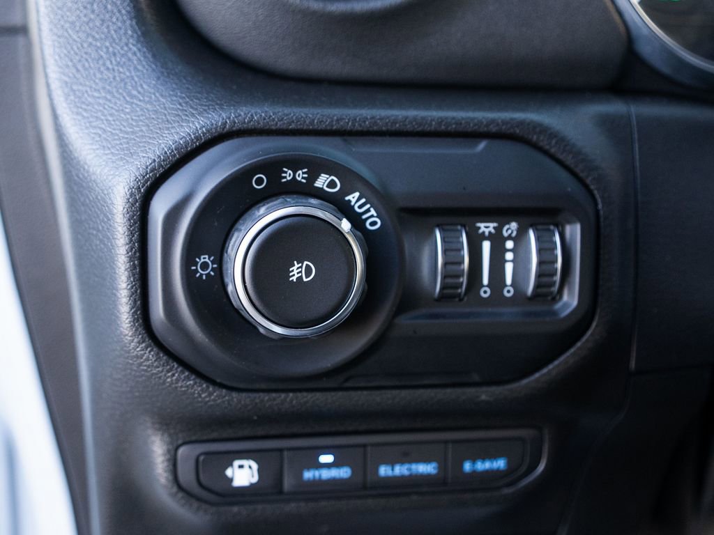 Used 2021 Jeep Wrangler Unlimited Sahara w/ Dual Top Group image 25