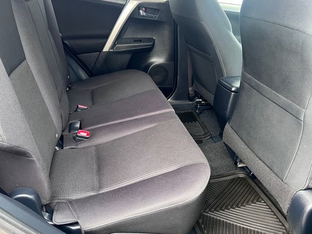 Used 2015 Toyota RAV4 XLE AWD/4WD image 32