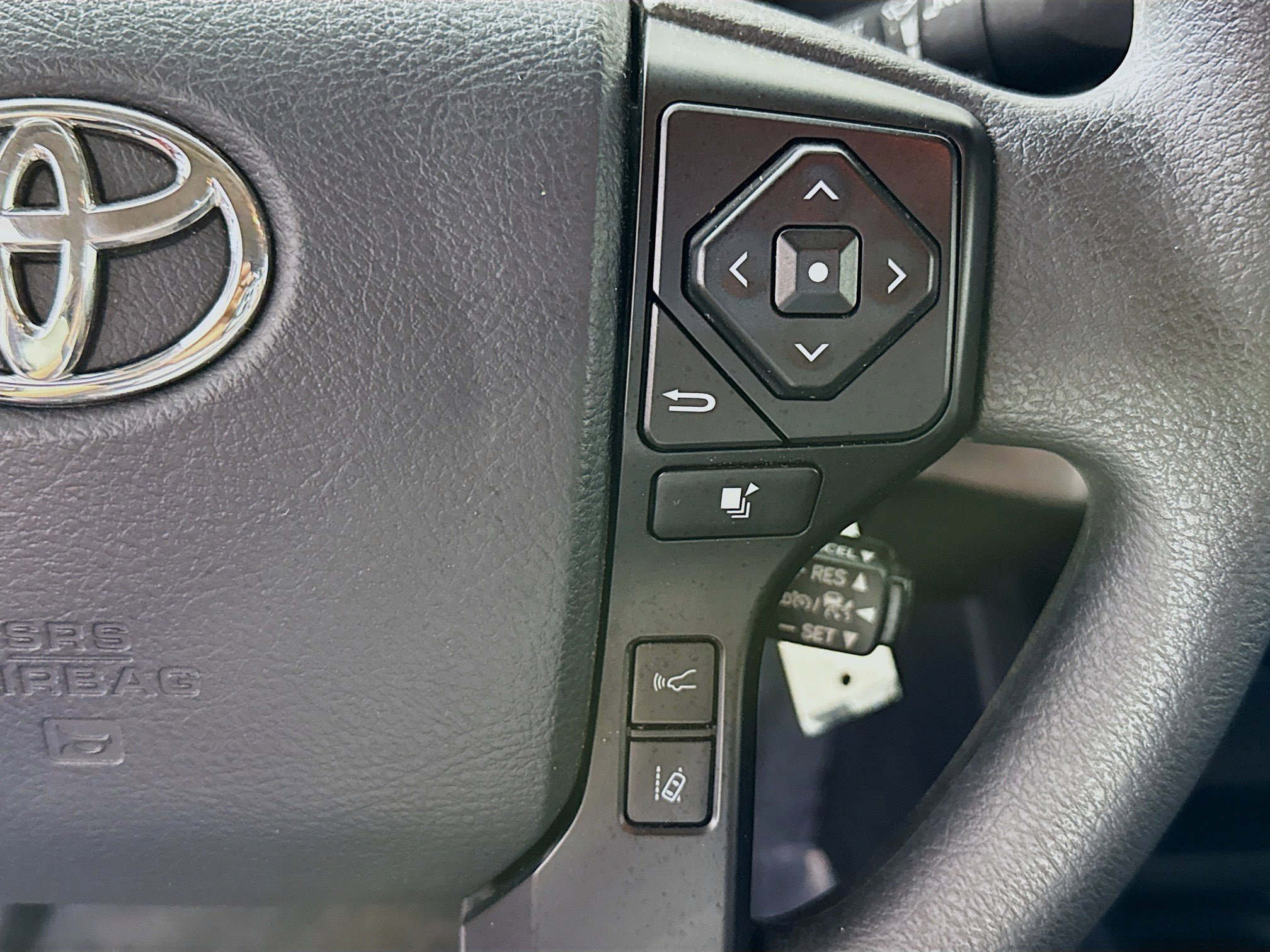 Used 2019 Toyota Tacoma SR w/ SR Convenience Package AWD/4WD image 15