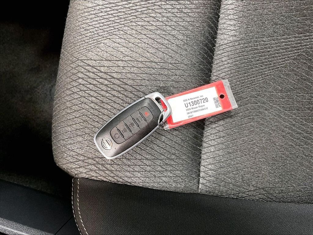 Certified 2026 Nissan Rogue SV AWD/4WD image 30