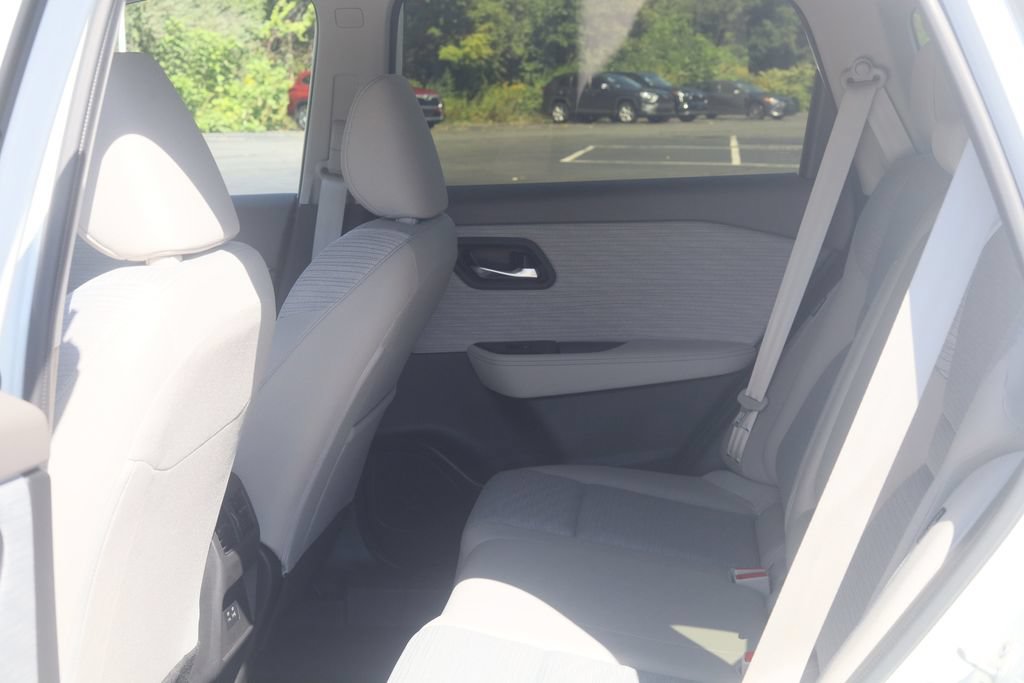 Used 2023 Nissan Rogue SV AWD/4WD image 26