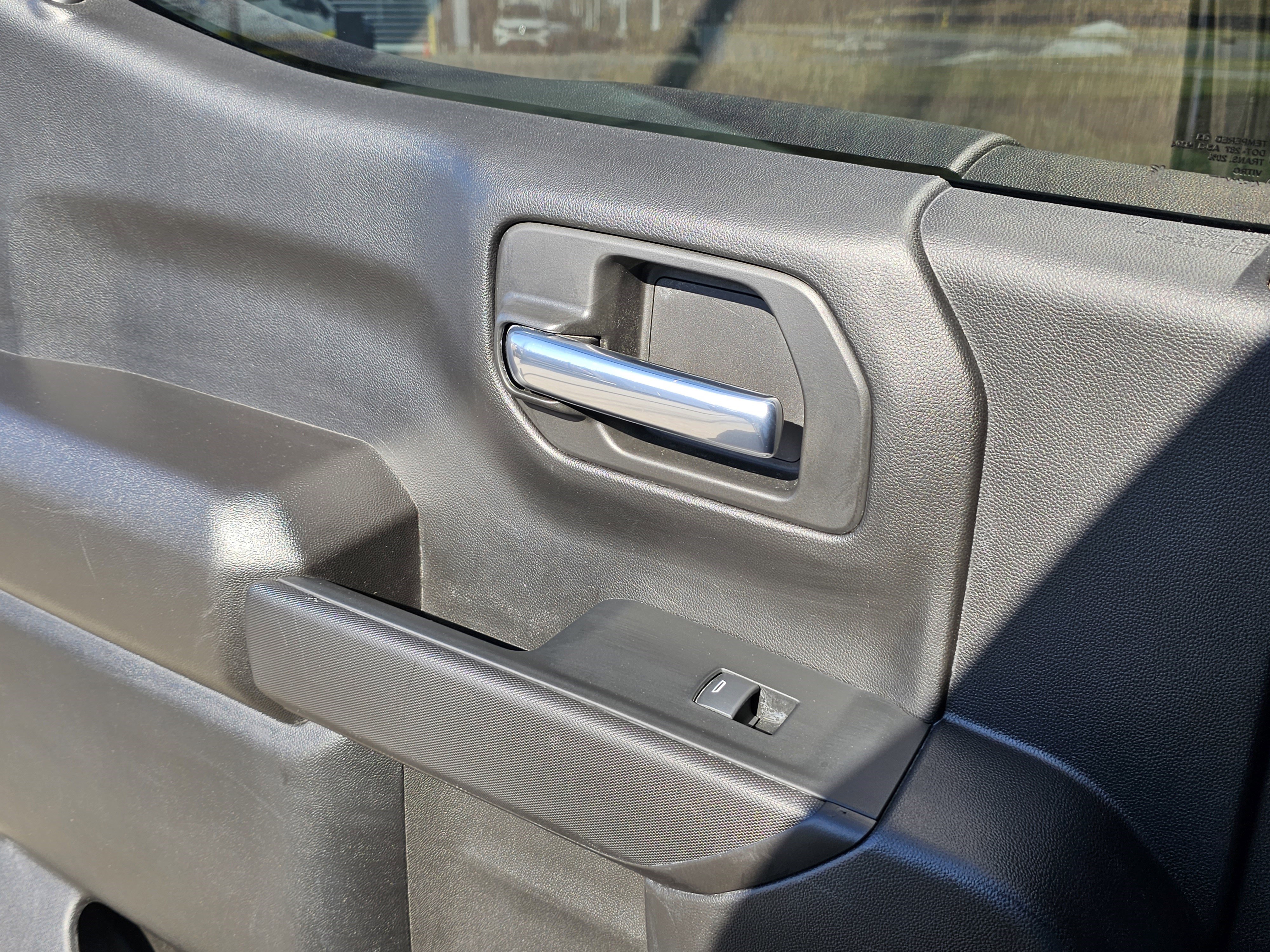 Used 2023 Chevrolet Silverado 1500 Custom image 25