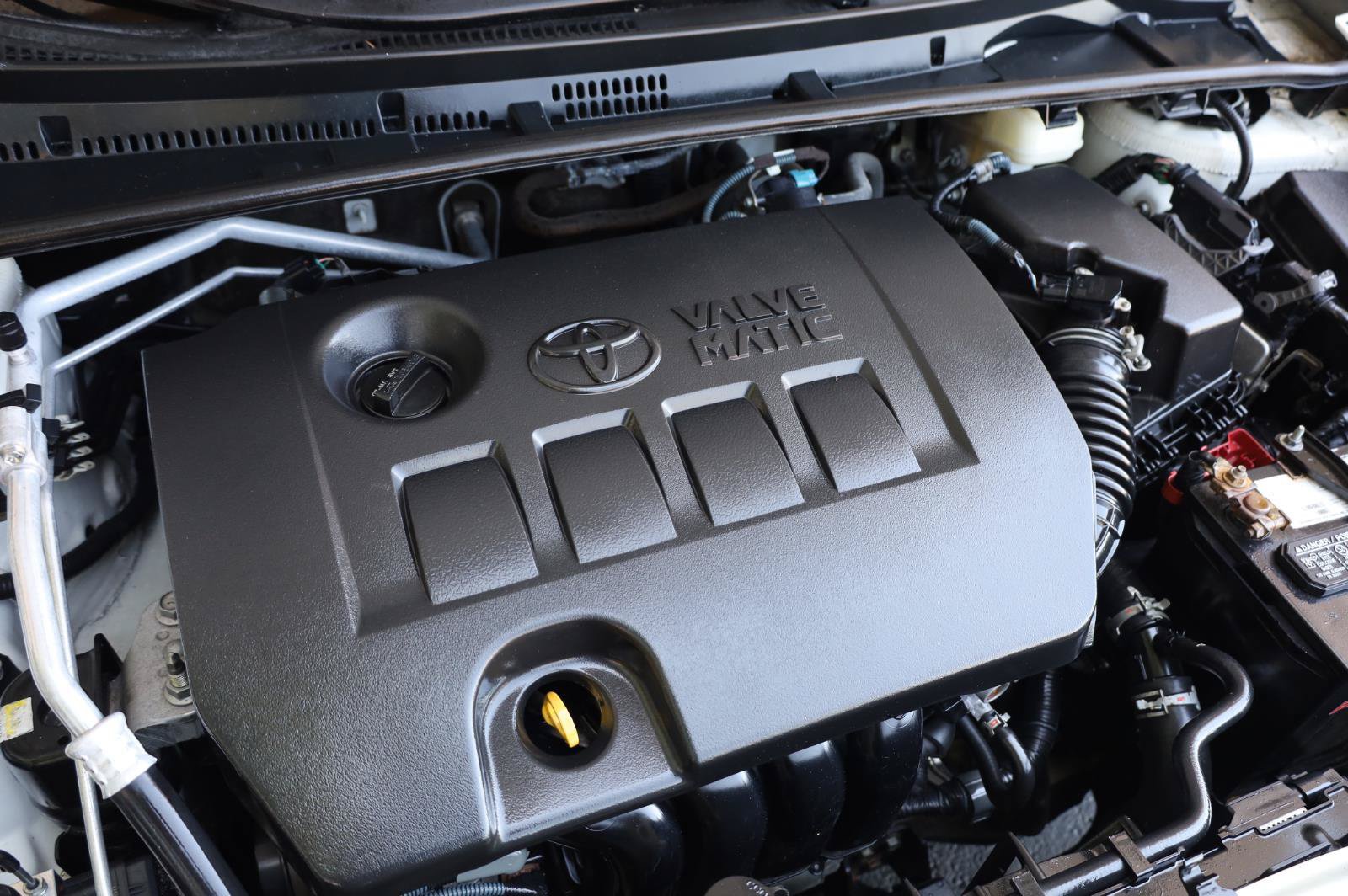 Used 2014 Toyota Corolla LE FWD image 12