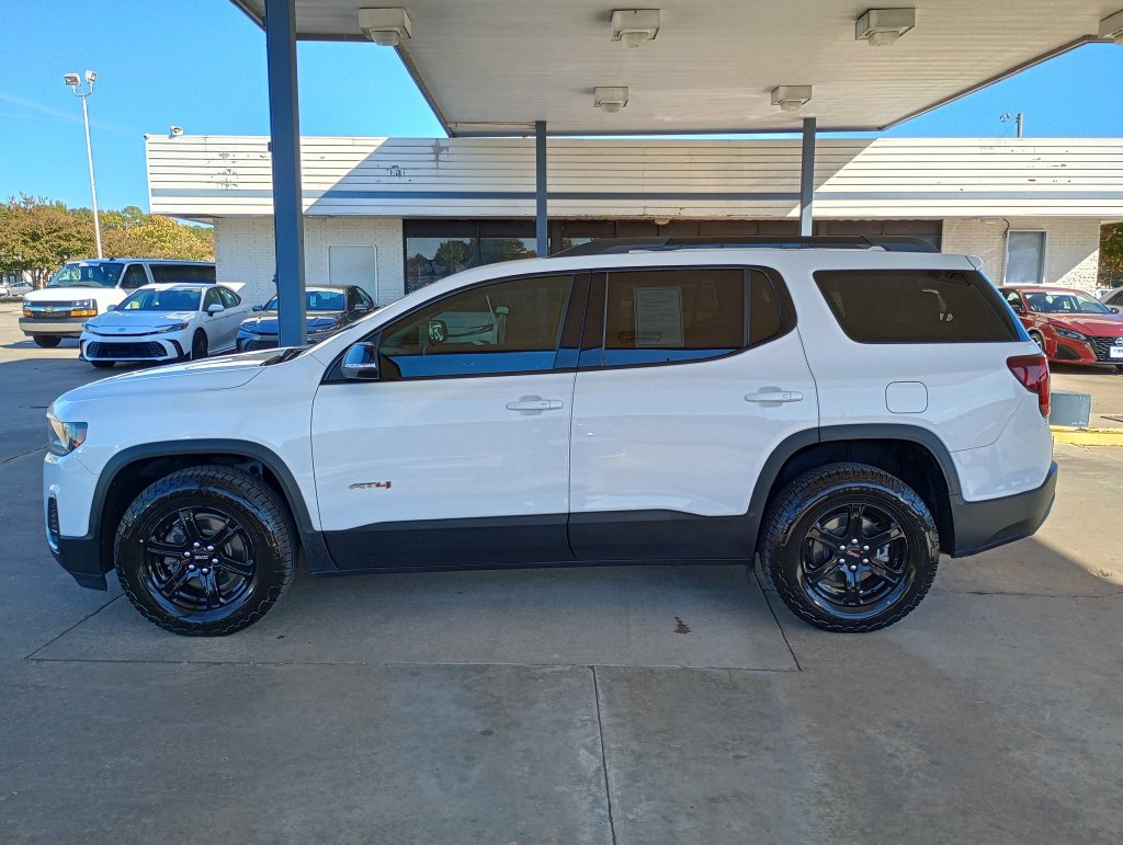 Used 2023 GMC Acadia AT4 w/ Preferred Package AWD/4WD image 2