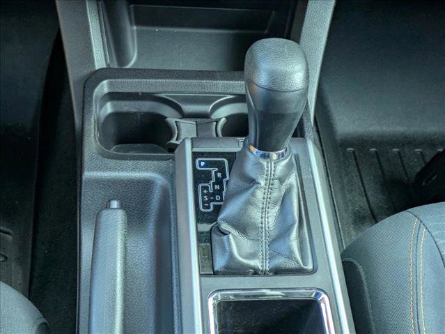 Used 2016 Toyota Tacoma SR5 w/ SR5 Appearance Package (SN) image 10