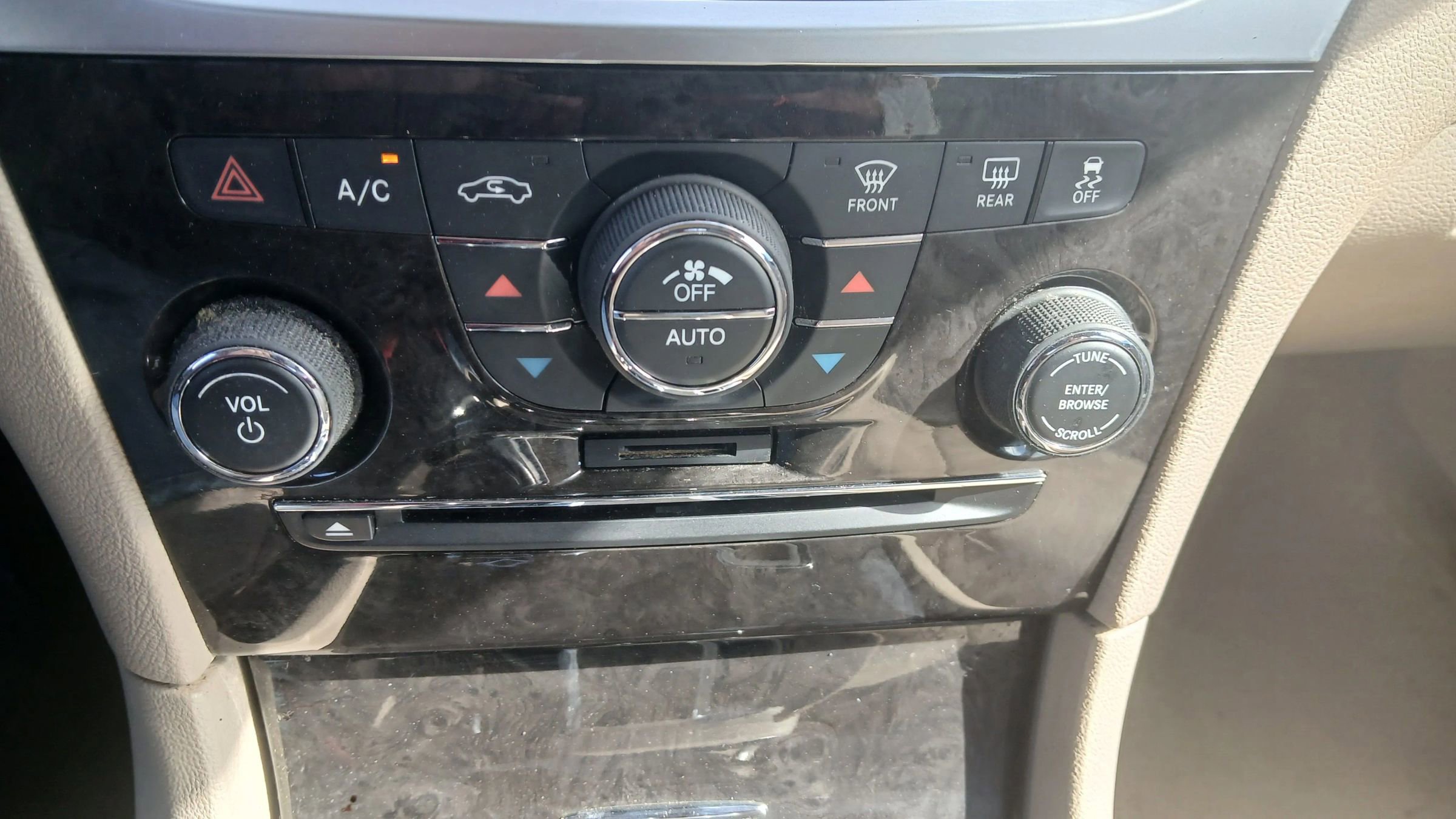 Used 2013 Chrysler 300 w/ Driver Convenience Group RWD image 22