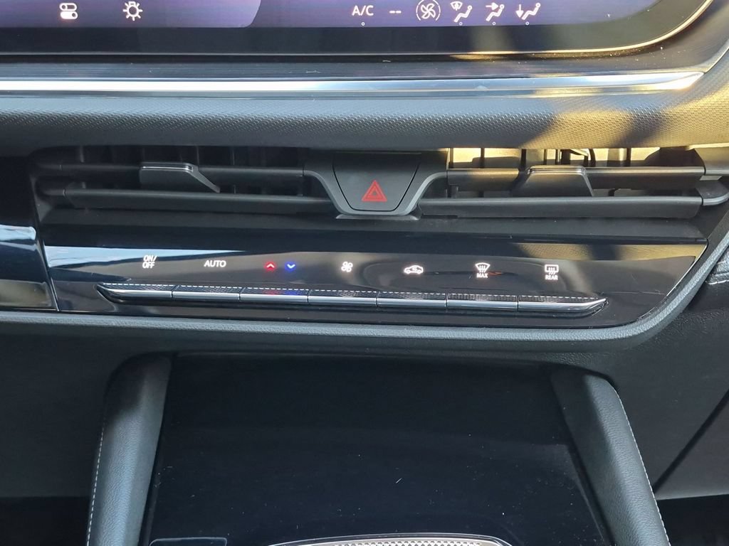 Used 2024 Buick Envision Preferred AWD/4WD image 26
