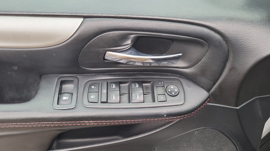 Used 2018 Dodge Grand Caravan GT FWD image 16