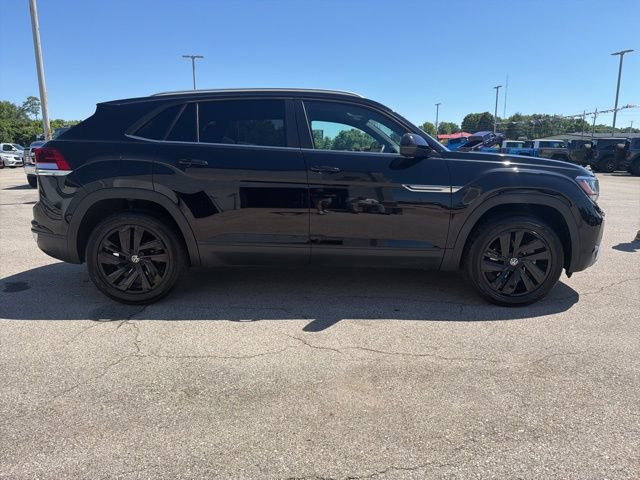 Used 2023 Volkswagen Atlas Cross Sport SE FWD image 6