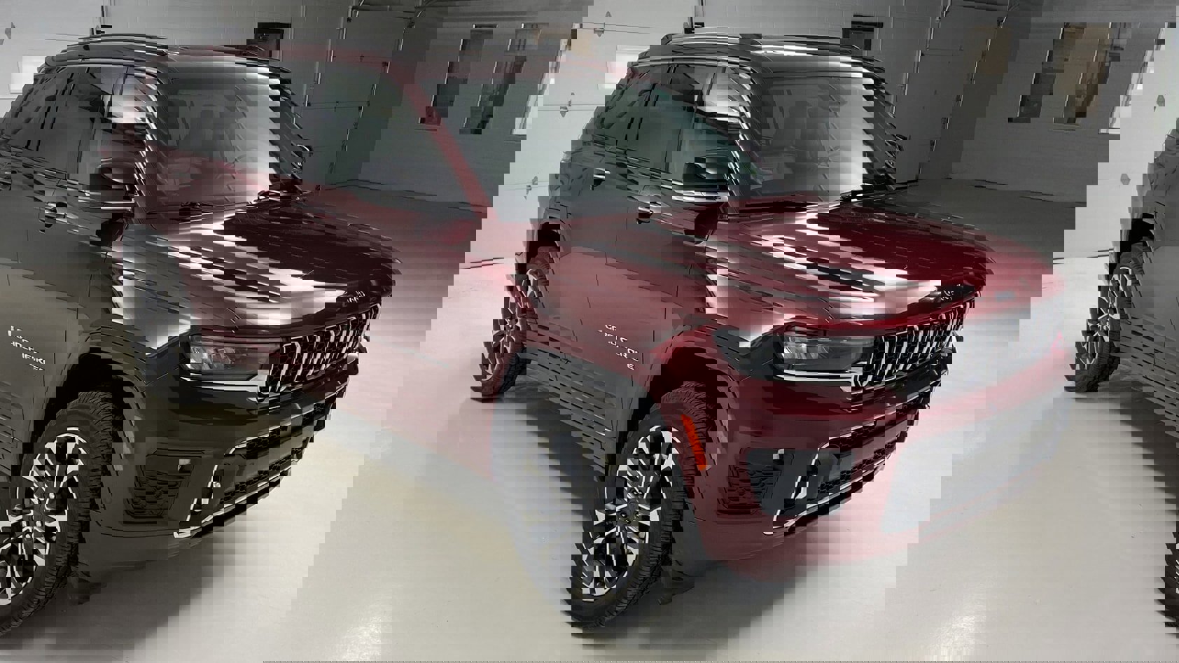 Certified 2022 Jeep Grand Cherokee L Overland w/ Advanced Protech Group III image 4