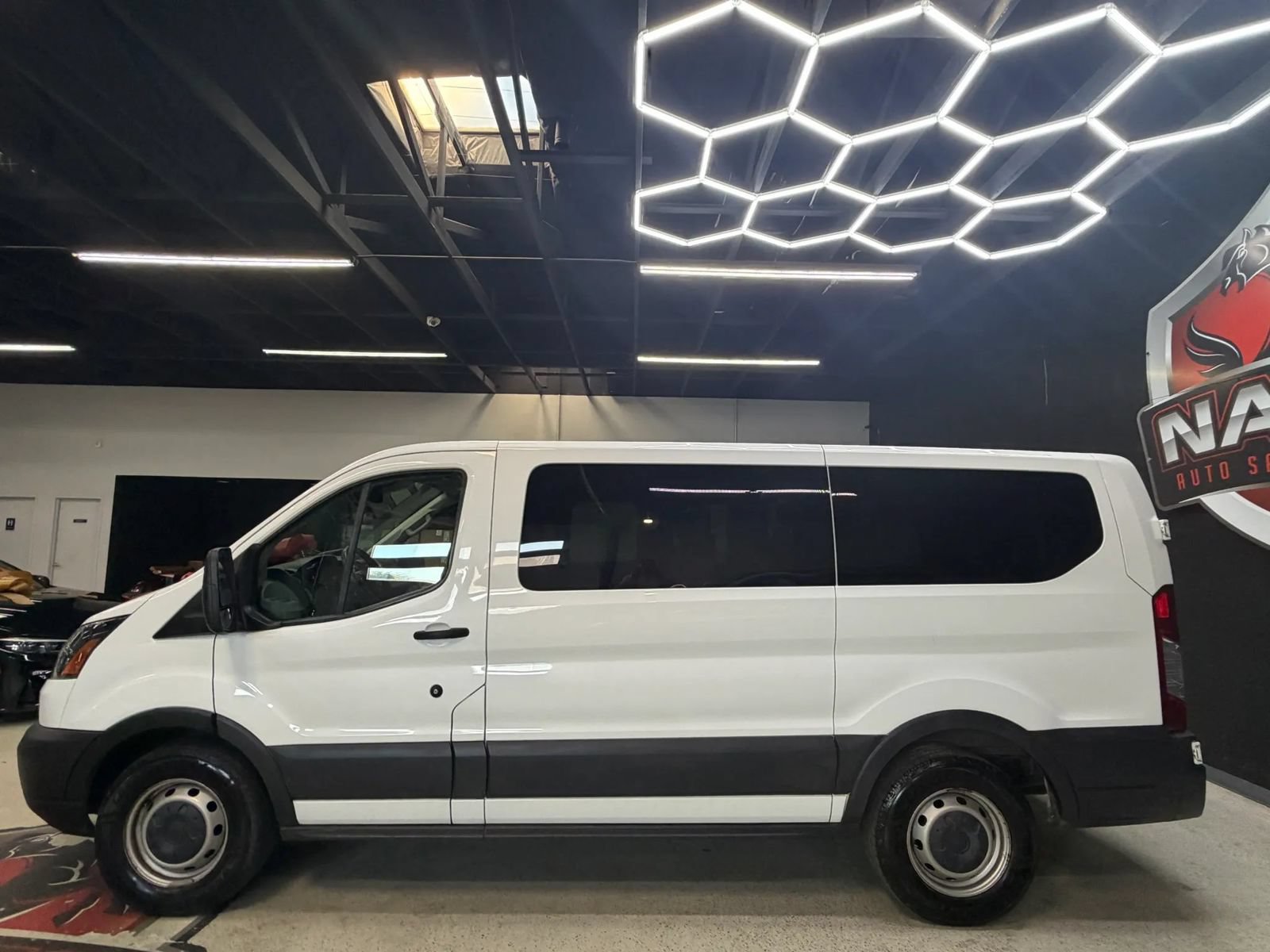 Used 2018 Ford Transit 150 XL RWD image 17