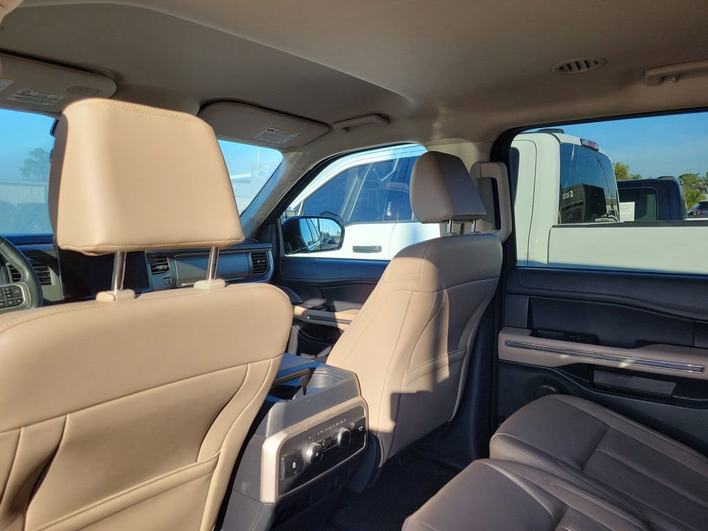 Used 2024 Ford Expedition Max XLT image 27