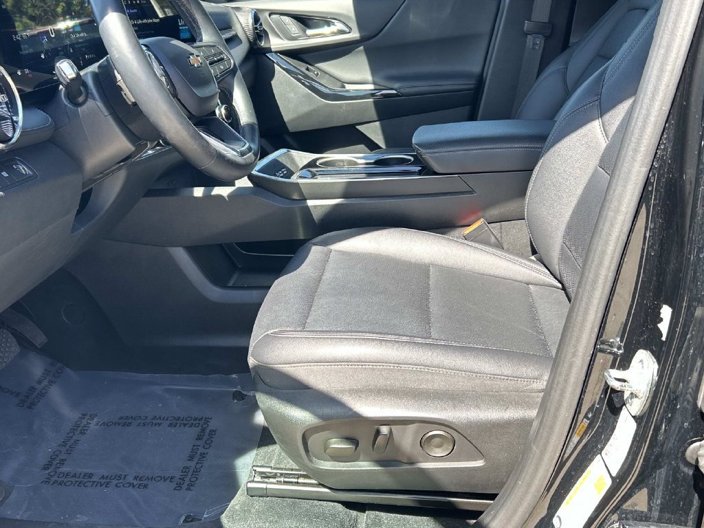 Used 2025 Chevrolet Equinox LT w/ Convenience Package II FWD image 15