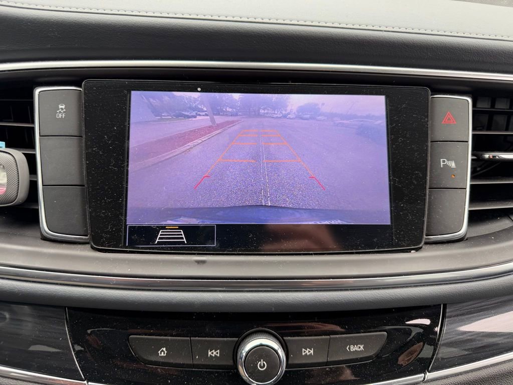 Used 2020 Buick Enclave Essence image 33
