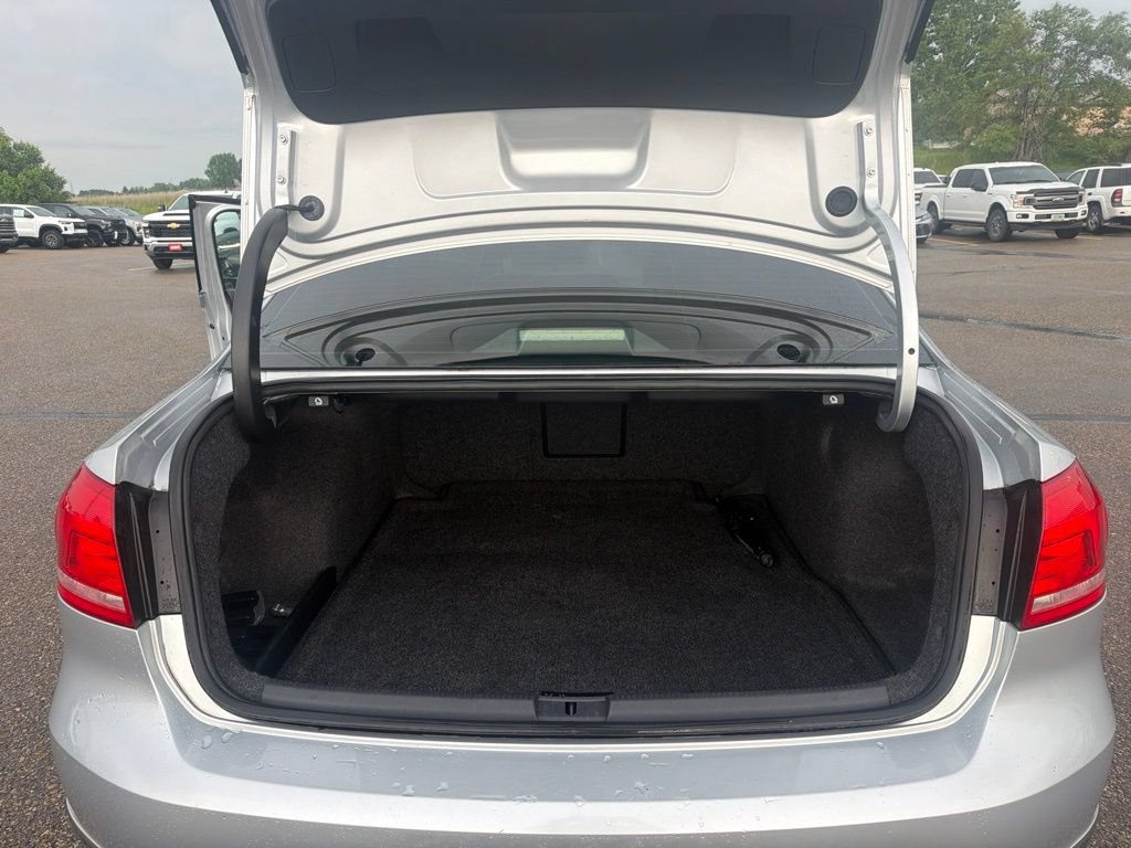 Used 2012 Volkswagen Passat 2.5 SEL Premium FWD image 29