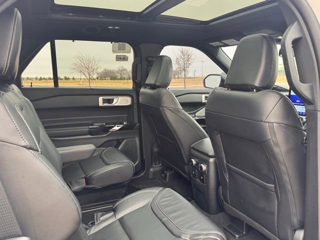 Used 2023 Ford Explorer ST w/ Technology Package image 29