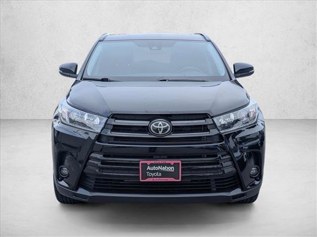 Used 2019 Toyota Highlander SE FWD image 2