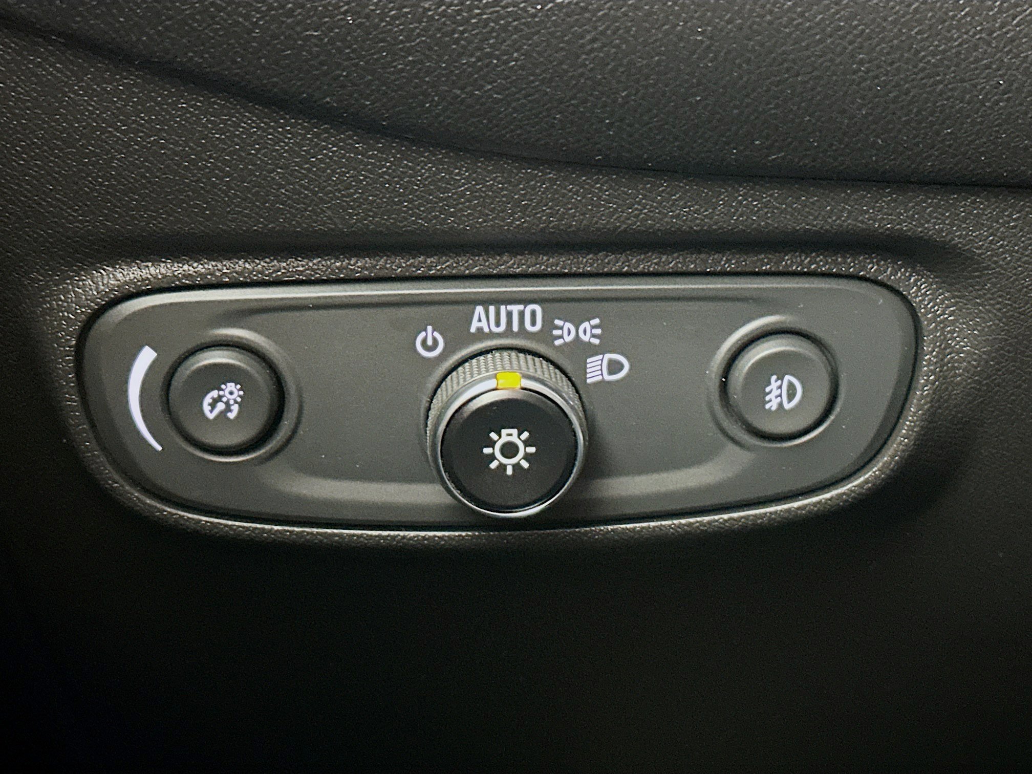 Used 2020 Chevrolet Equinox Premier image 17