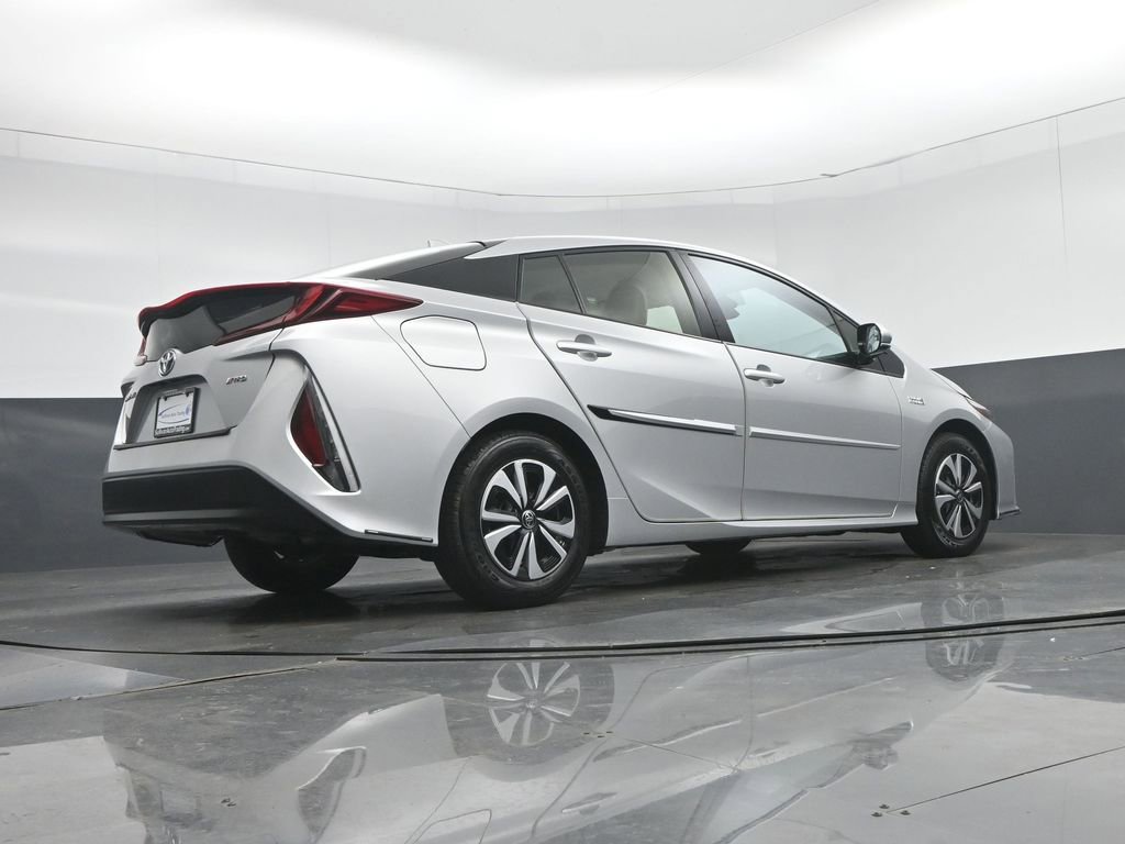 Used 2017 Toyota Prius Prime Premium FWD image 51