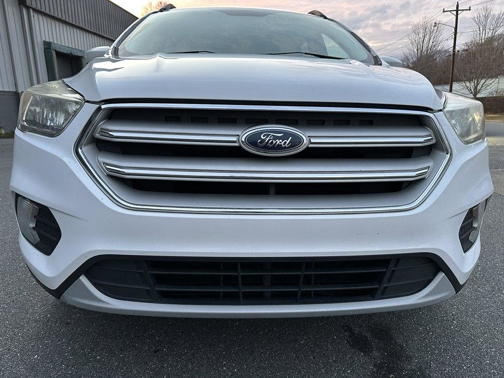 Used 2018 Ford Escape SE FWD image 8