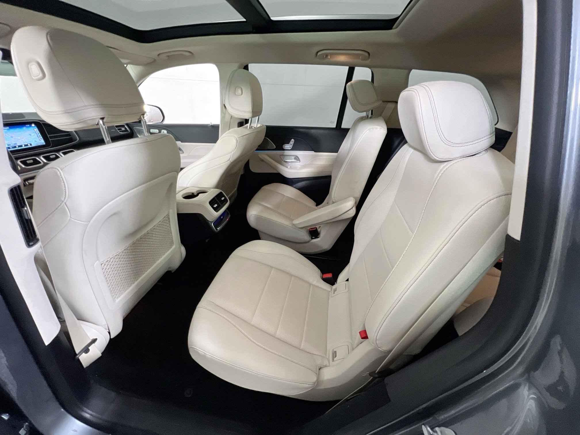 Used 2021 Mercedes-Benz GLS 450 4MATIC image 25