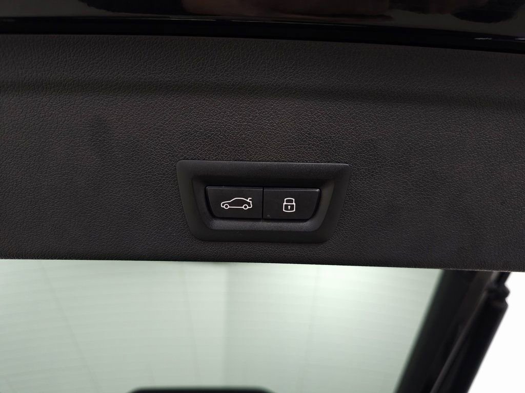 Used 2024 BMW X6 M60i w/ Dynamic Handling Package image 9