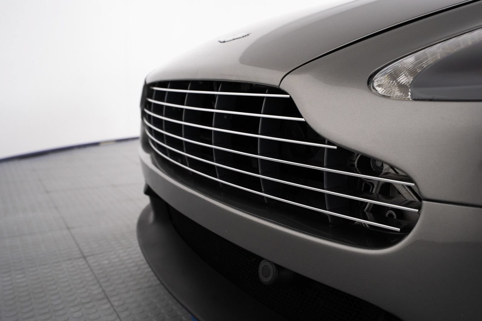 Used 2012 Aston Martin V8 Vantage Roadster RWD image 11