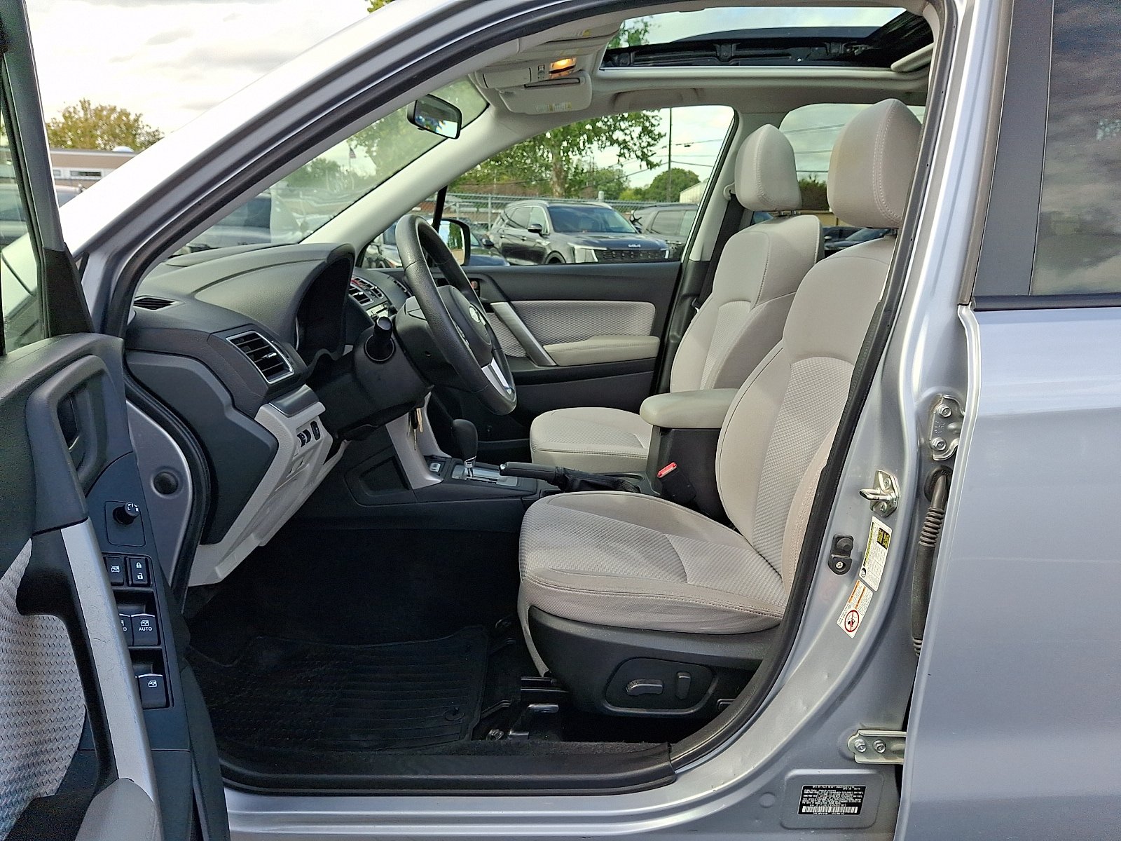 Used 2017 Subaru Forester 2.5i Premium w/ All-Weather Package AWD/4WD image 14