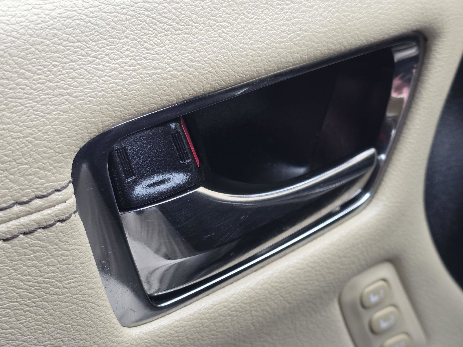 Used 2018 Toyota Avalon Limited FWD image 55