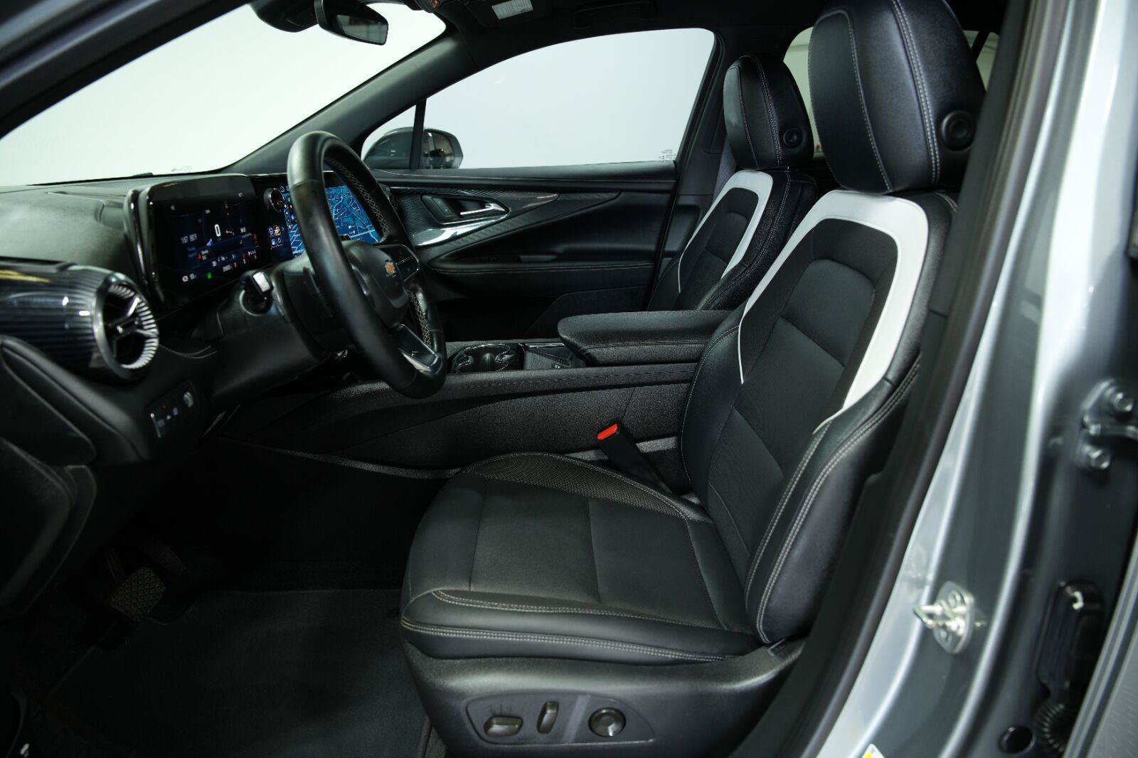 Certified 2024 Chevrolet Blazer EV LT AWD/4WD image 34