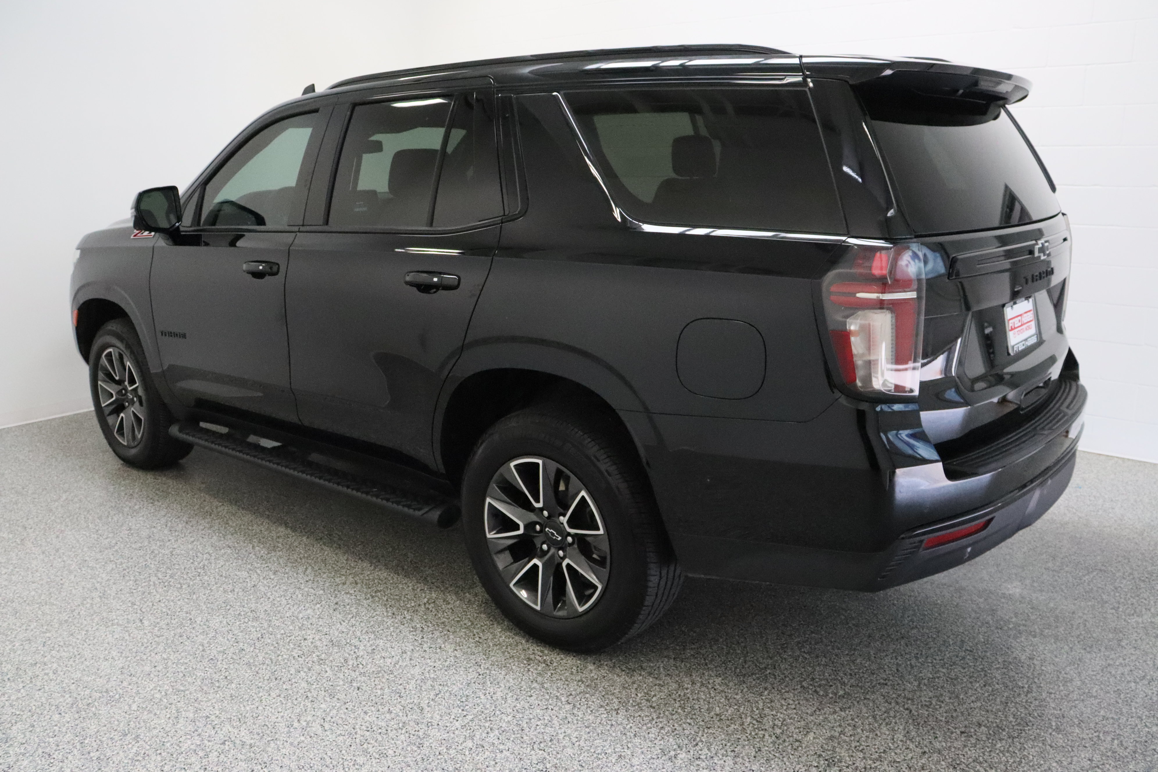 Used 2024 Chevrolet Tahoe Z71 w/ Z71 Off-Road Package AWD/4WD image 9