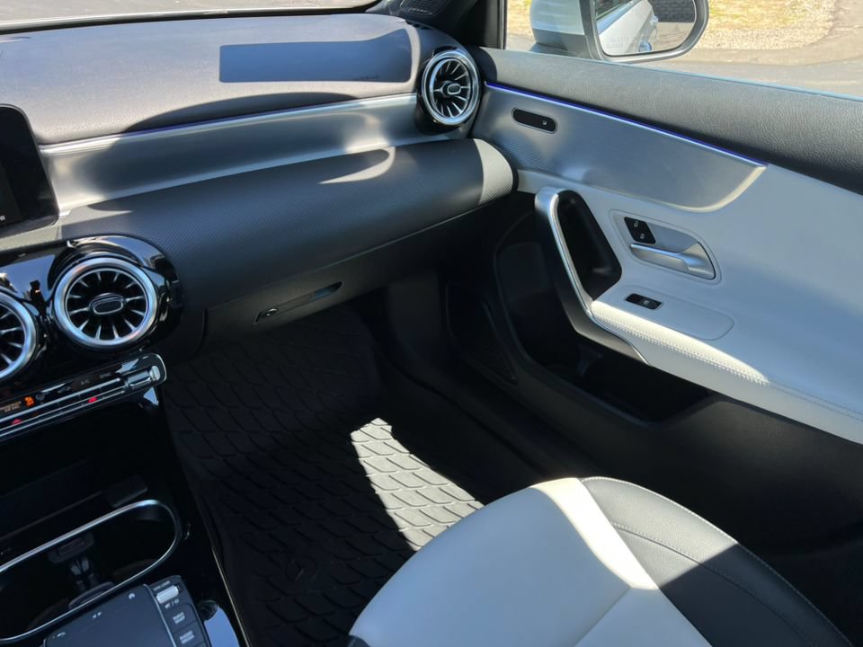 Used 2022 Mercedes-Benz A 220 4MATIC image 27
