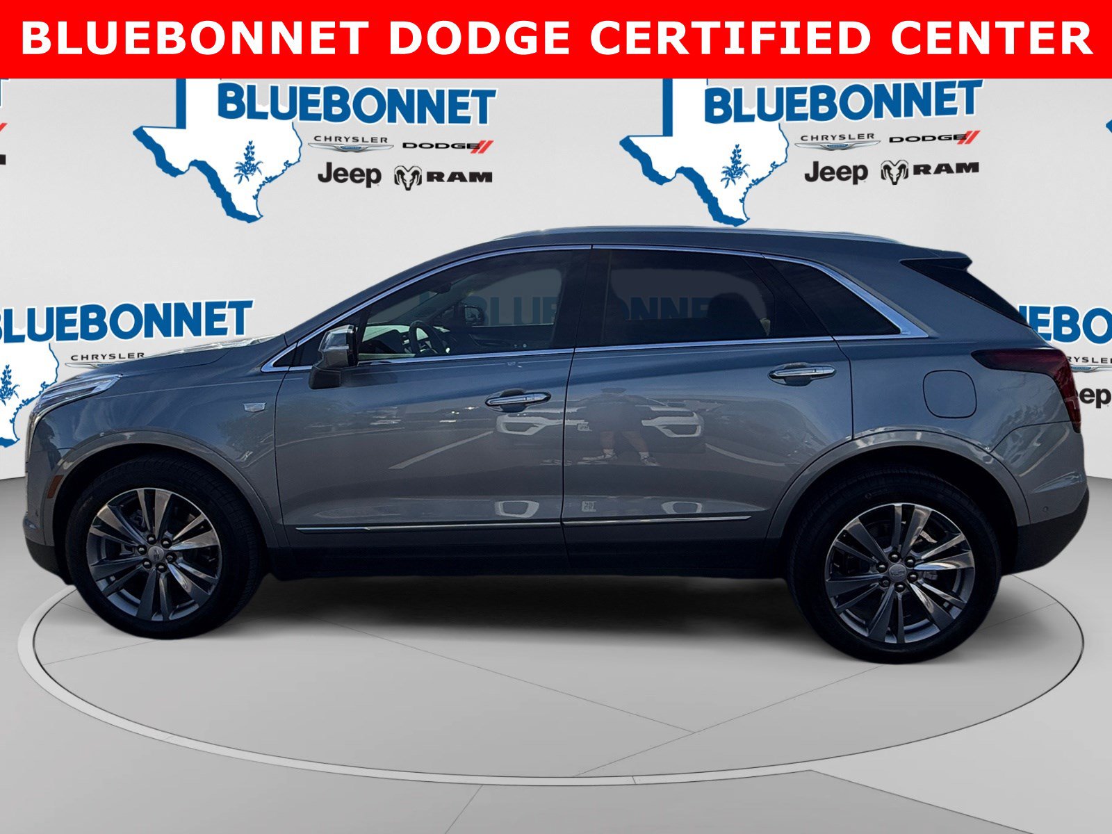 Used 2024 Cadillac XT5 Premium Luxury w/ Technology Package FWD image 8