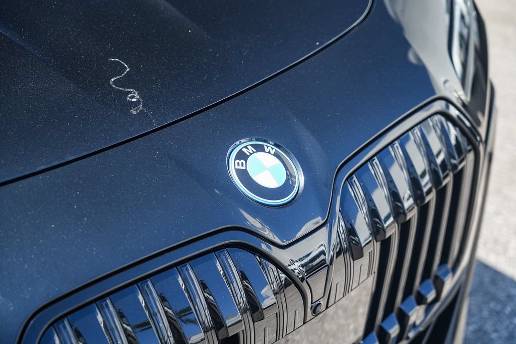 Used 2023 BMW i7 xDrive60 AWD/4WD image 11