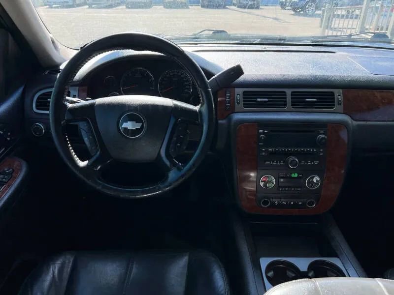 Used 2008 Chevrolet Suburban LT w/ LT Preferred Equipment Group image 19